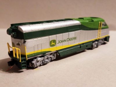 John Deer F59 PHI DC Locomotive #2400