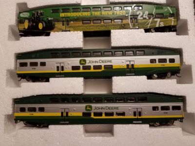 Athearn John Deere N scale Train Set