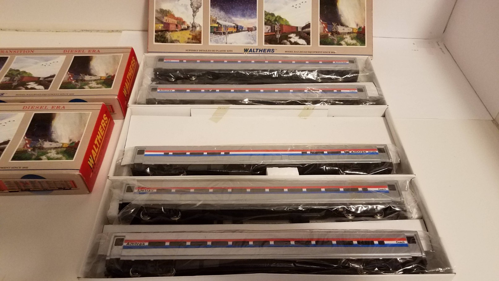 5 HO Walthers Amtrak 85 Horizon Fleet Passenger Cars 4 Coaches 1 Food Service Diner Set
